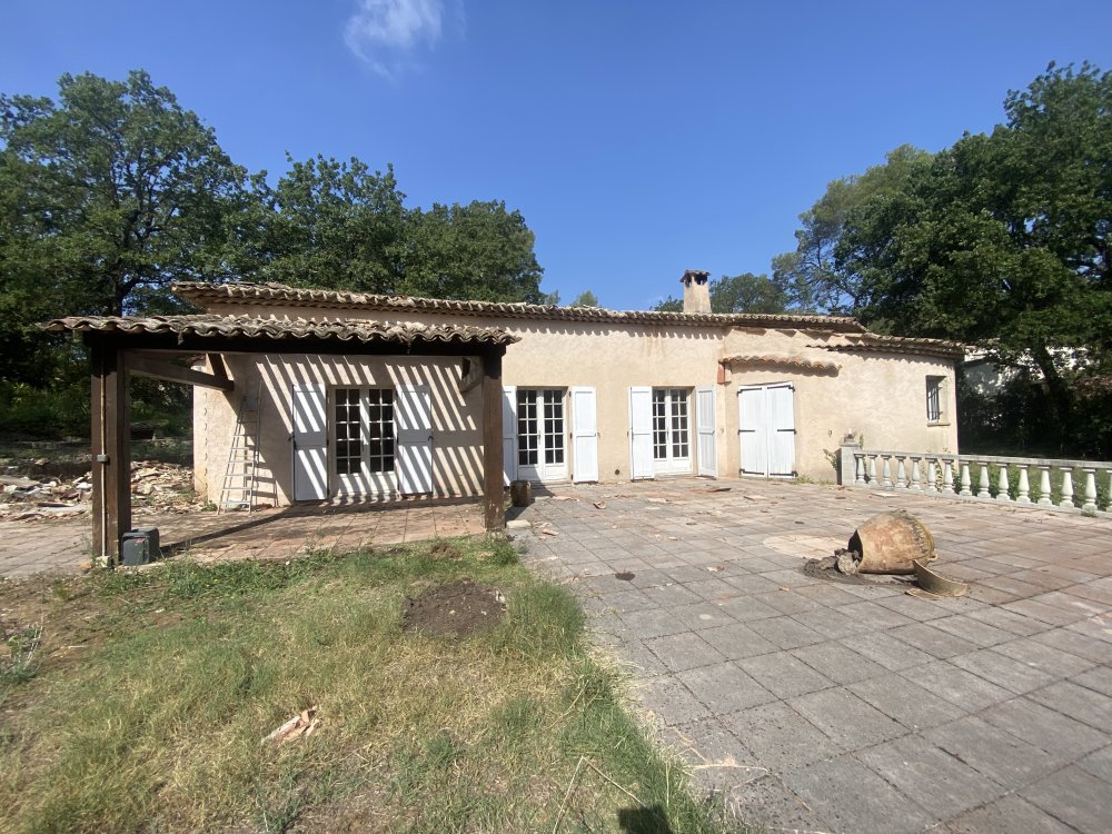 Démolition et reconstruction d'une villa à Valbonne - Photo 1